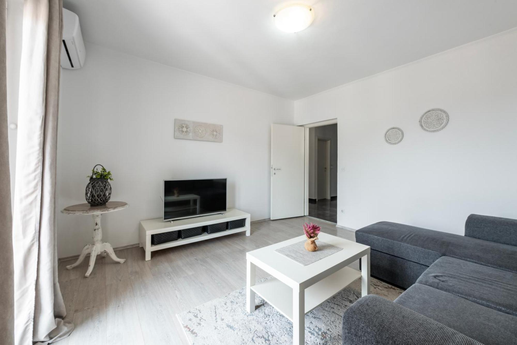 Apartman Mirna *